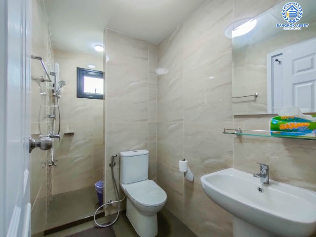 *****บ้านเดี่ยวมือสอง กรุงเทพมหานคร ม.บ้านและสวน2 กาญจนาภิเษก เนื้อที่มากถึง 122 ตร.ว. ฟังก์ชัน 4 ห้องนอน 2 ห้องน้ำ 2 ที่จอดรถ บ้านสร้างใหม่ ไม่เคยเข้าอยู่ มีความเป็นส่วนตัว บนทำเลเยี่ยม ใกล้จุดขึ้นทางด่วน "ศรีรัช" จองด่วน!